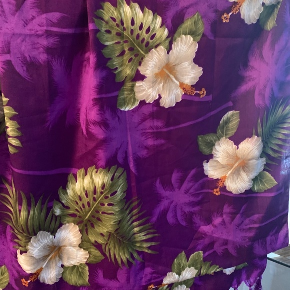 Hawaiian | Purple White Hibiscus - Picture 4 of 4